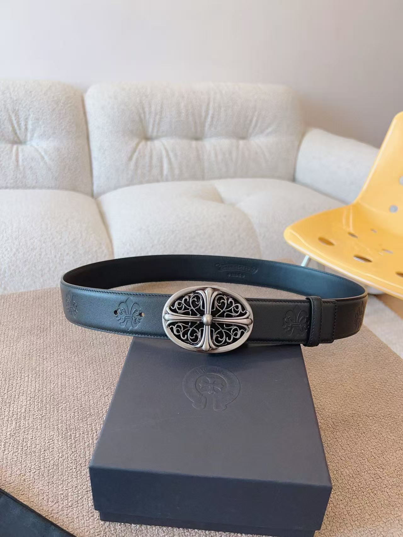 Accessories Belts — 068b179b Angle 1