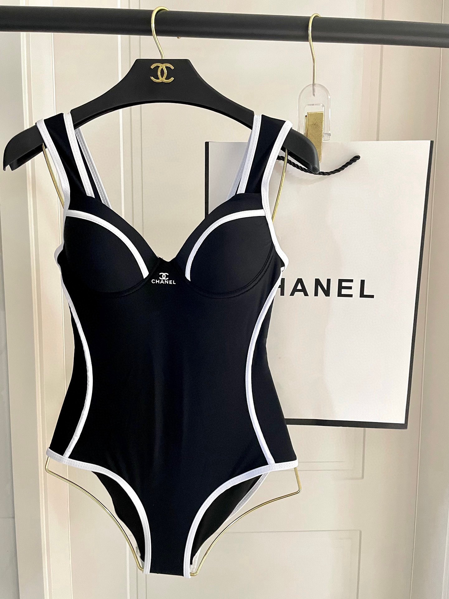 Accessories Bikinis — 999fc004 Angle 1