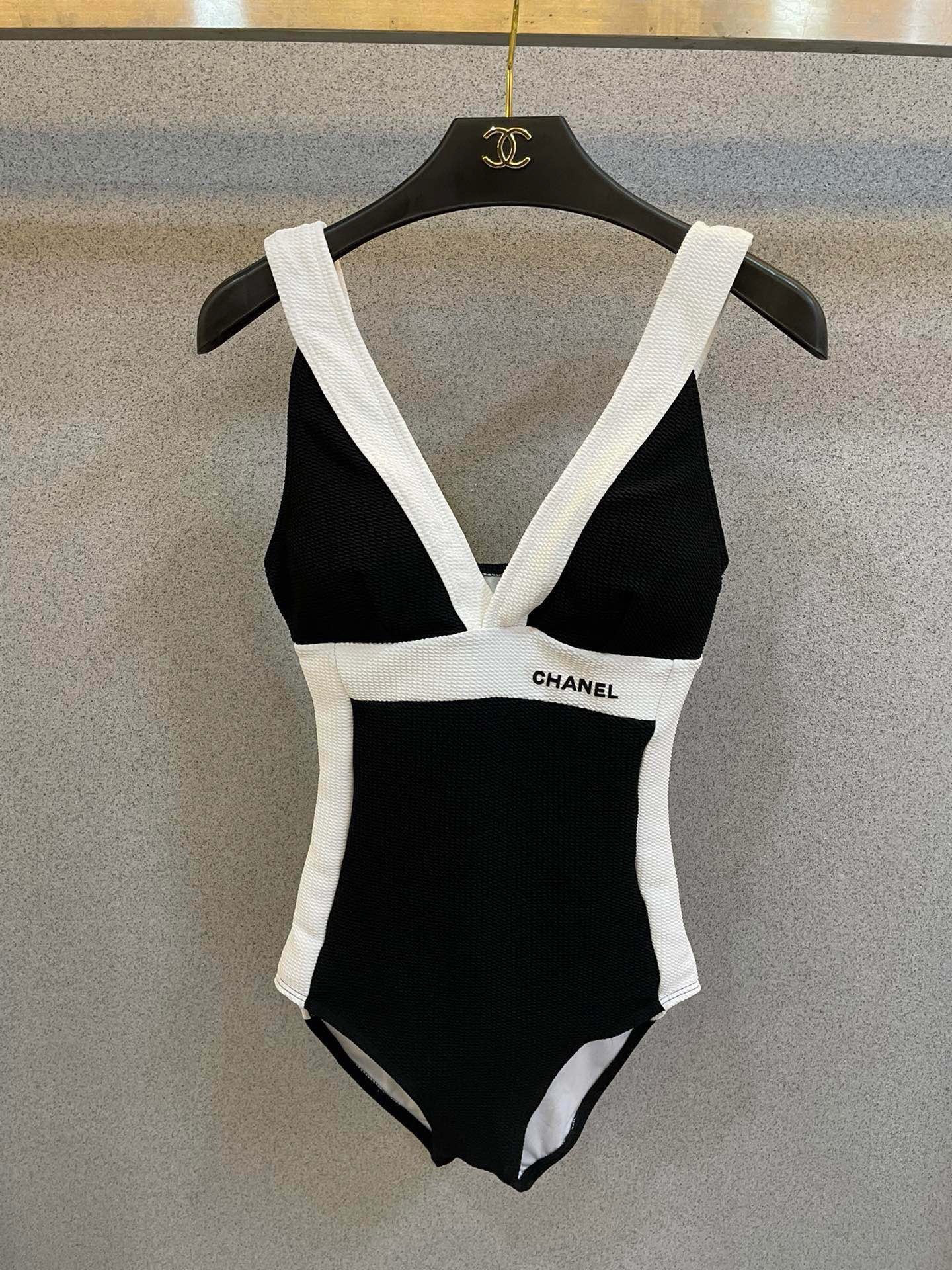 Accessories Bikinis — cf209482 Angle 1