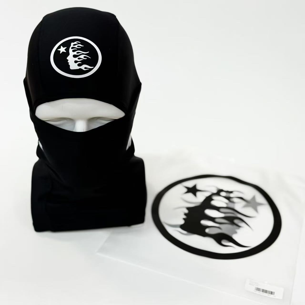 Accessories Face Masks — e7d89468 Angle 1