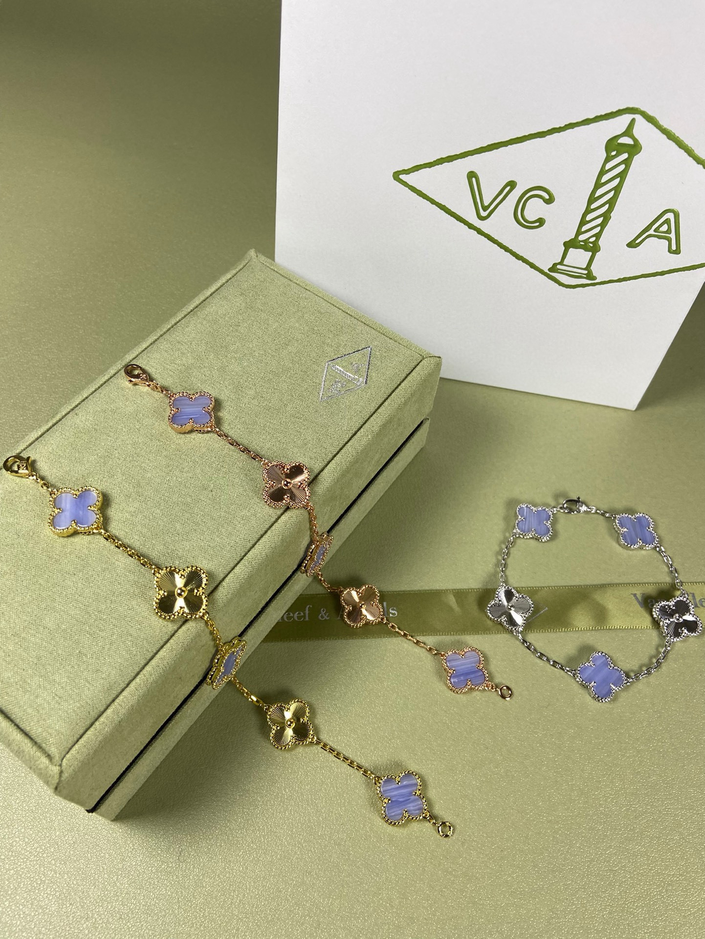 Accessories Necklaces — 069db3d7 Angle 1