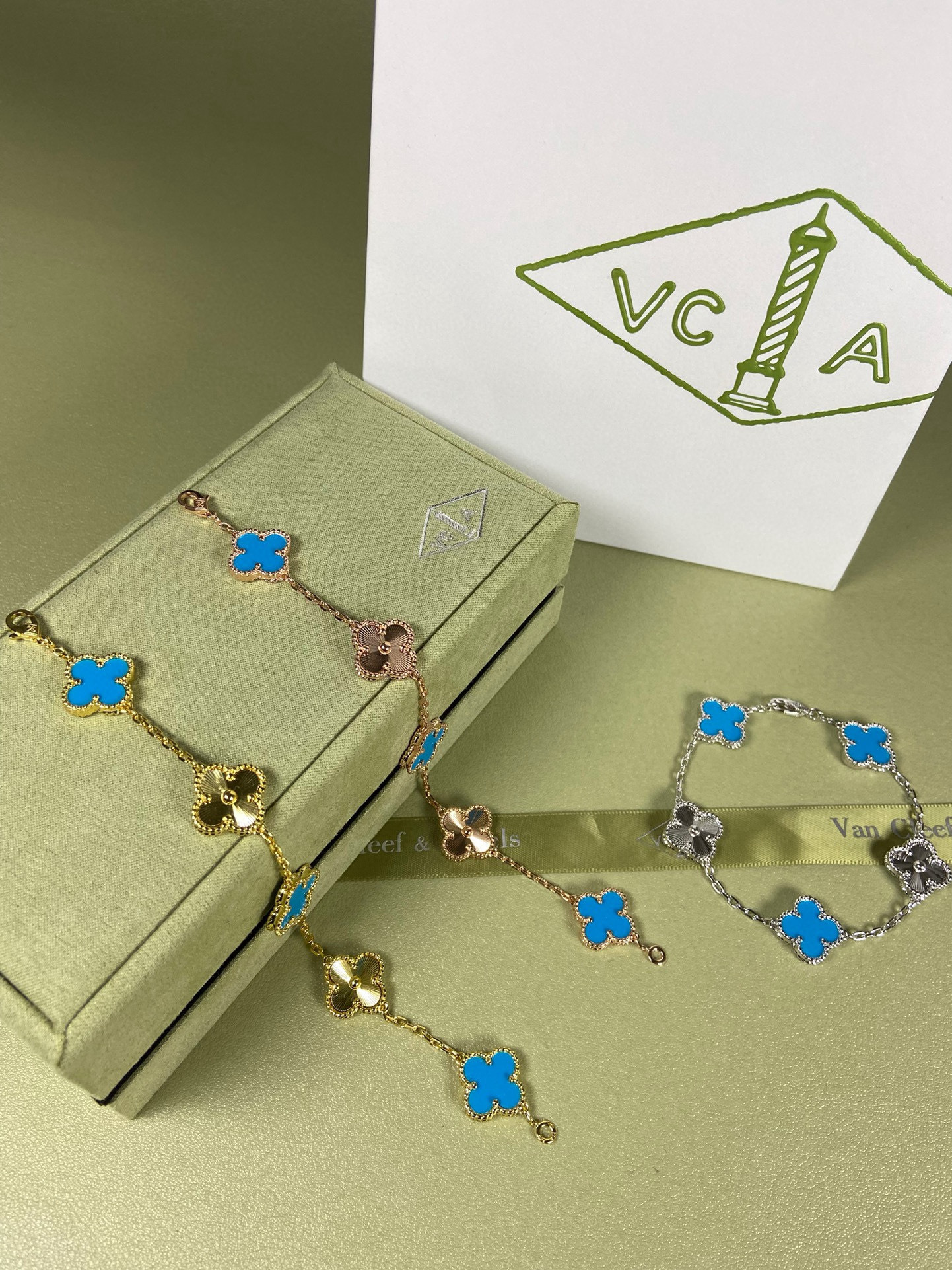 Accessories Necklaces — 2e6dfd58 Angle 1