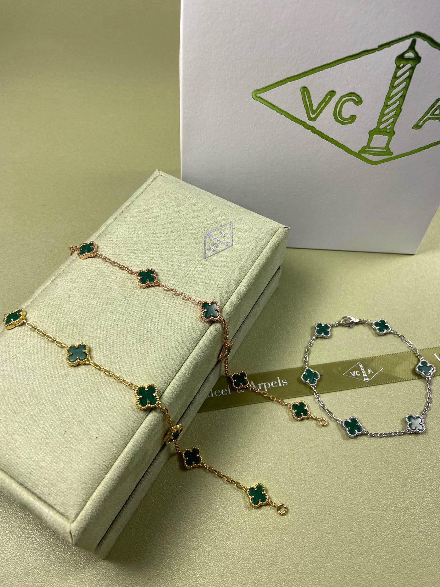 Accessories Necklaces — 3b411e16 Angle 1