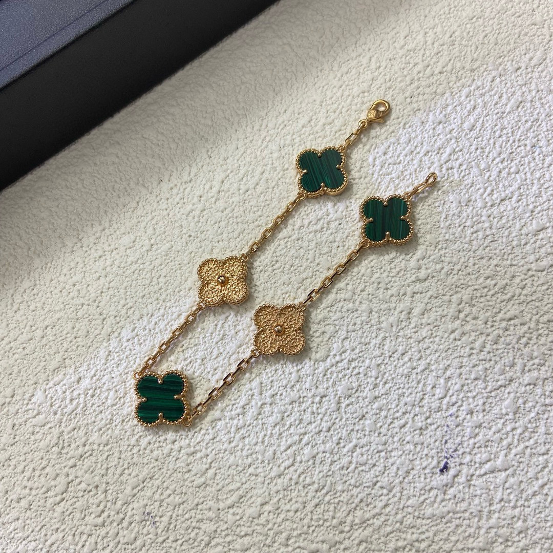 Accessories Necklaces — 41e8a3d7 Angle 1