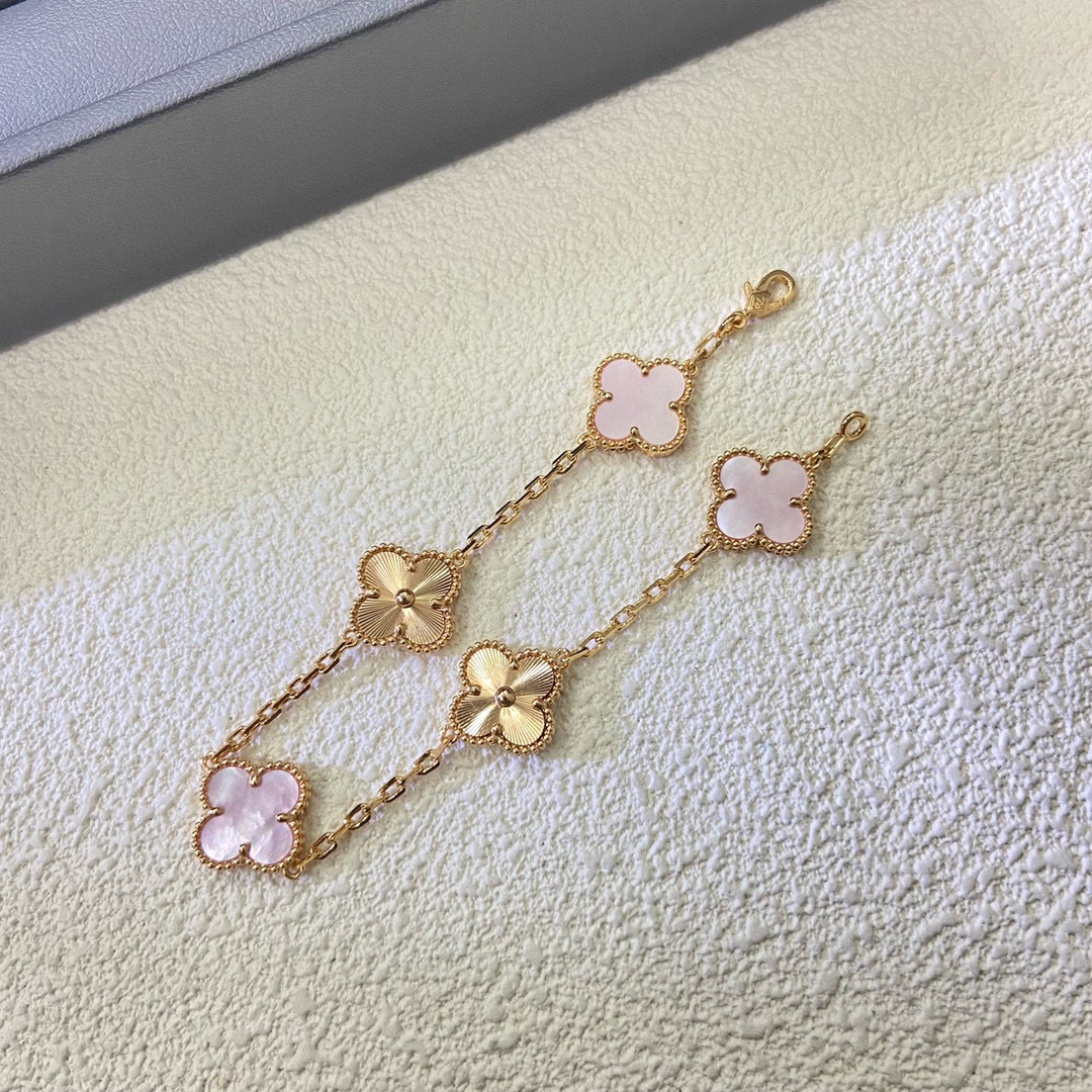 Accessories Necklaces — 54c368e4 Angle 1