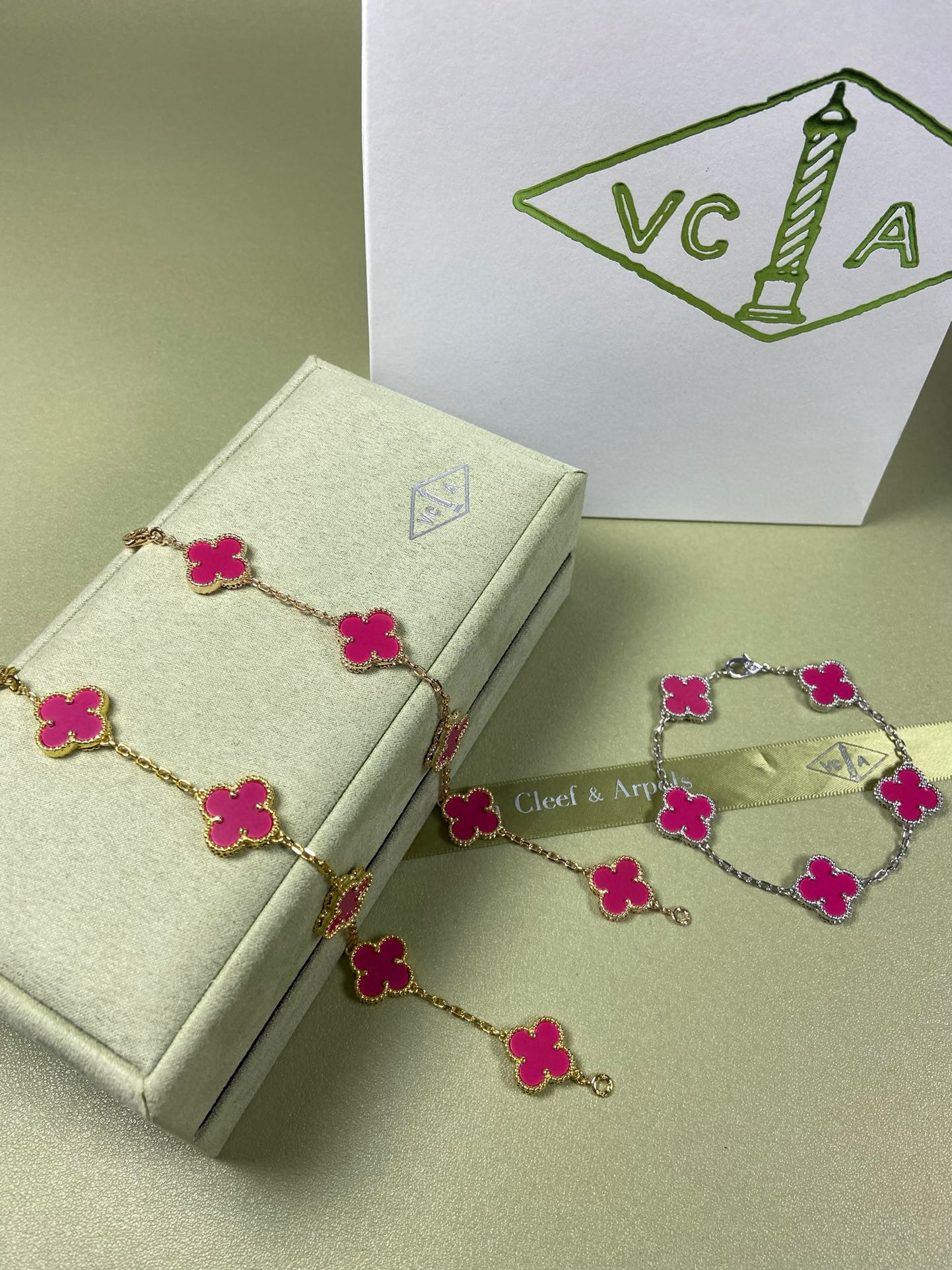 Accessories Necklaces — 5f583db6 Angle 1