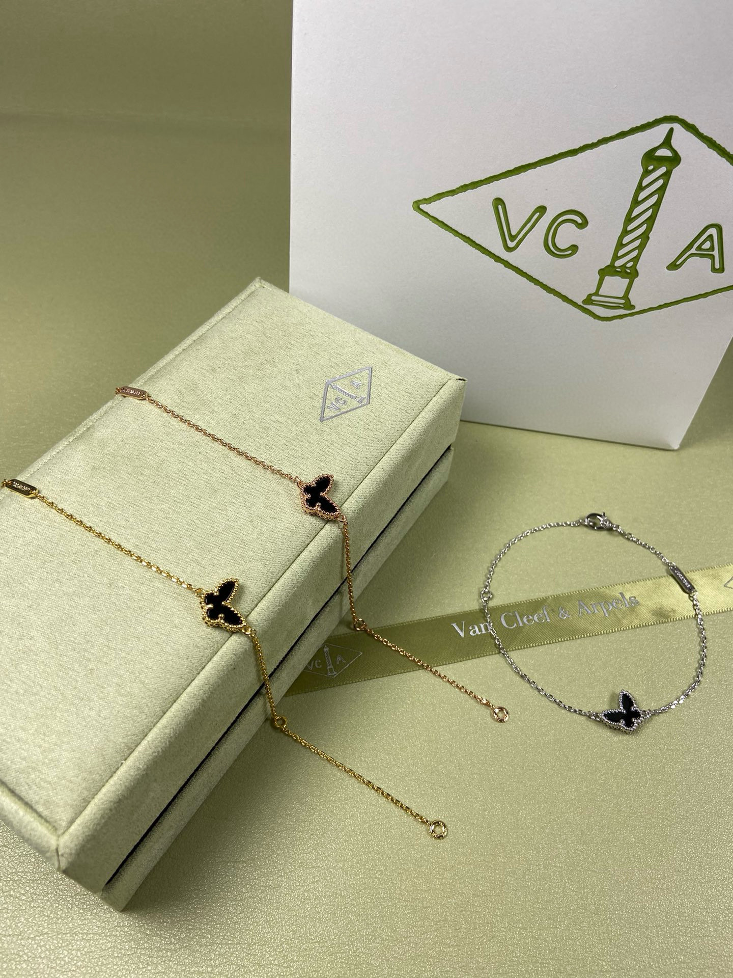 Accessories Necklaces — 68cf61cb Angle 1