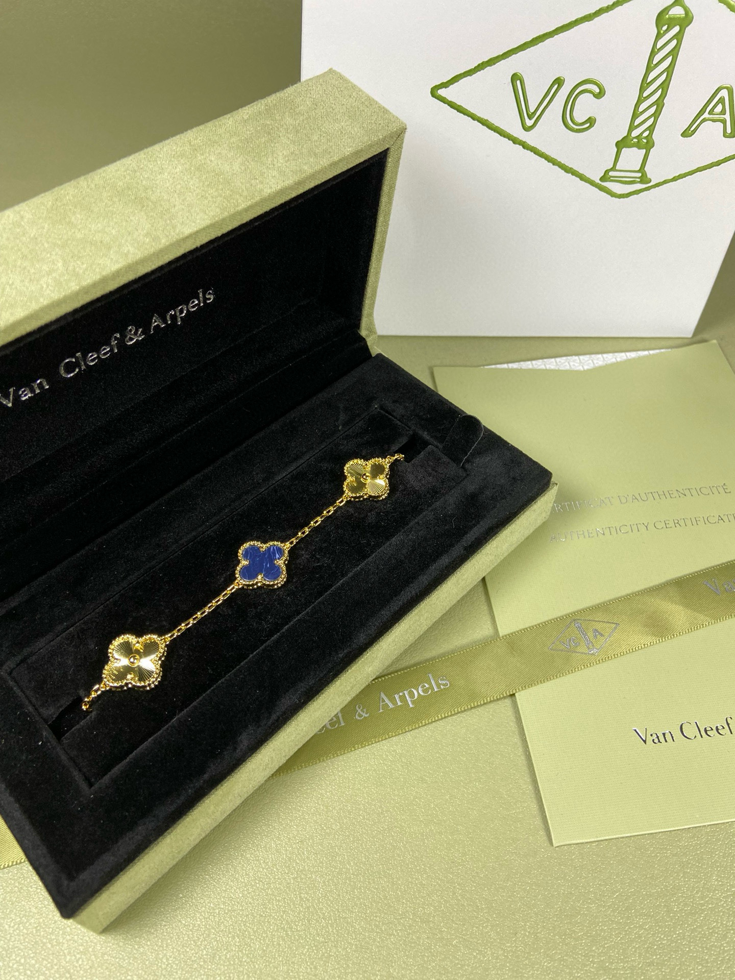 Accessories Necklaces — 6dbf31cd Angle 1