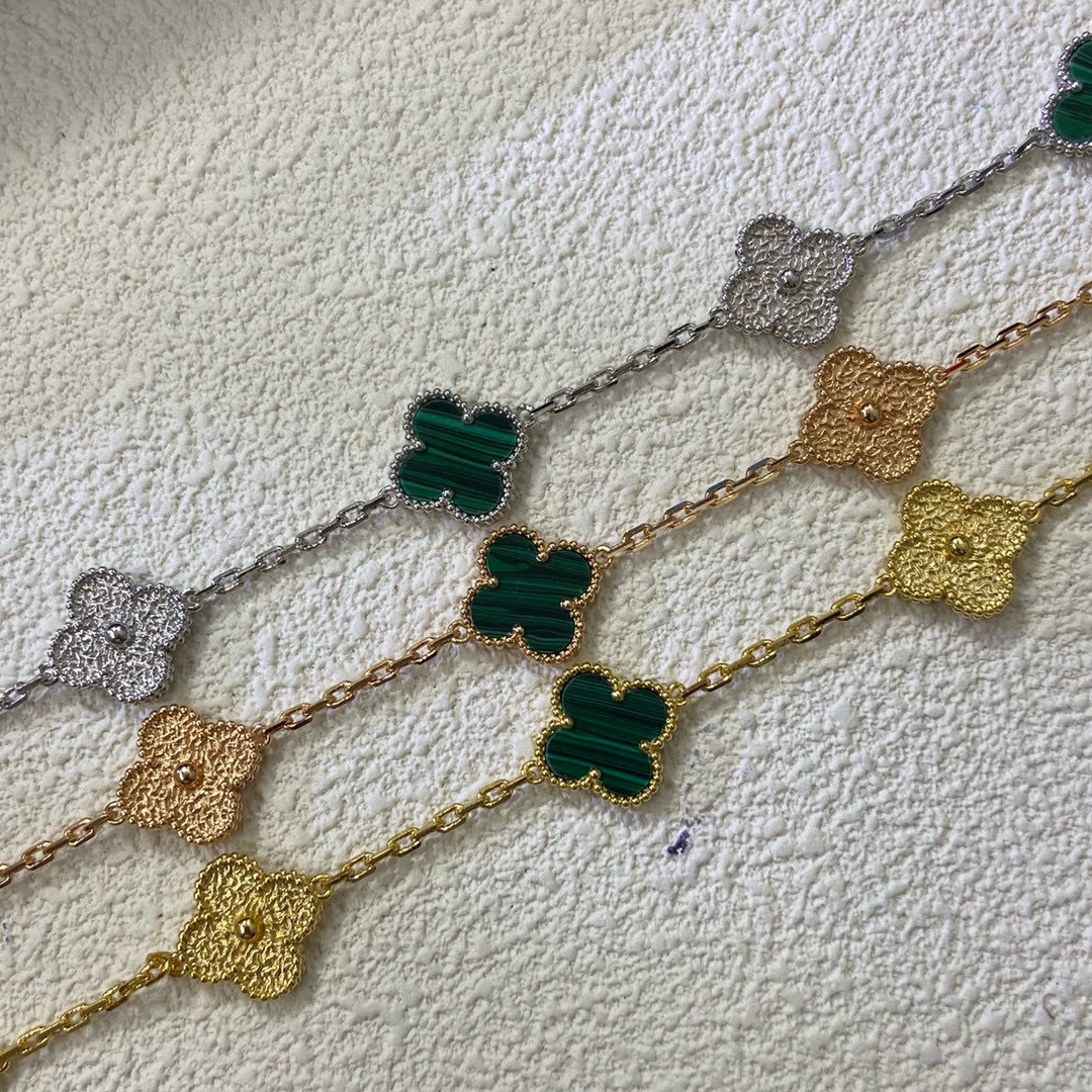 Accessories Necklaces — 7d8cedf0 Angle 1