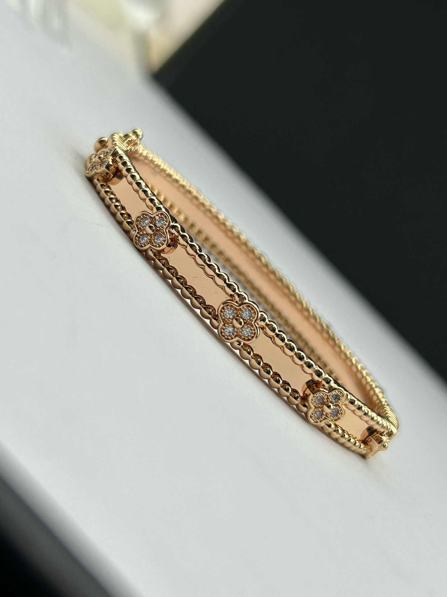 Accessories Necklaces — 7d9fed1a Angle 1