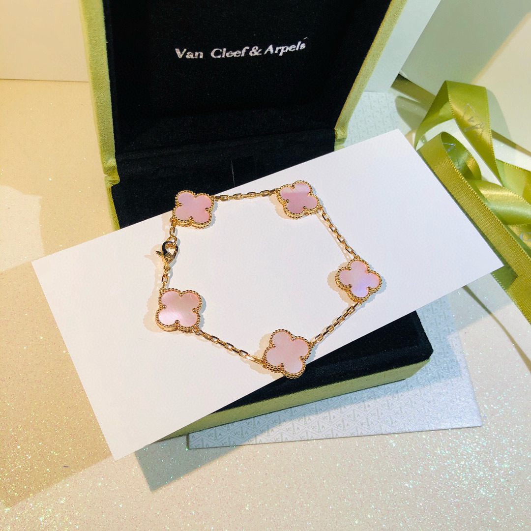 Accessories Necklaces — 836042b7 Angle 1