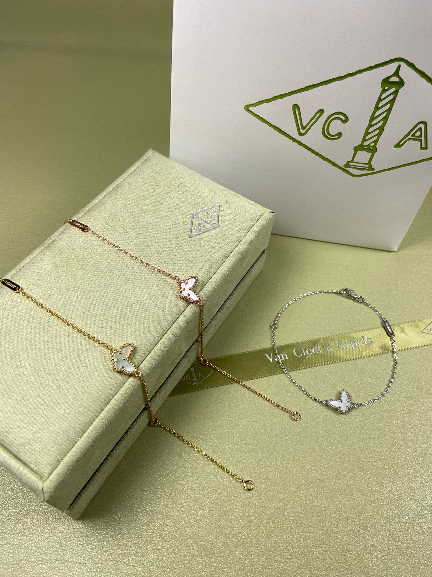 Accessories Necklaces — 9acae12c Angle 1