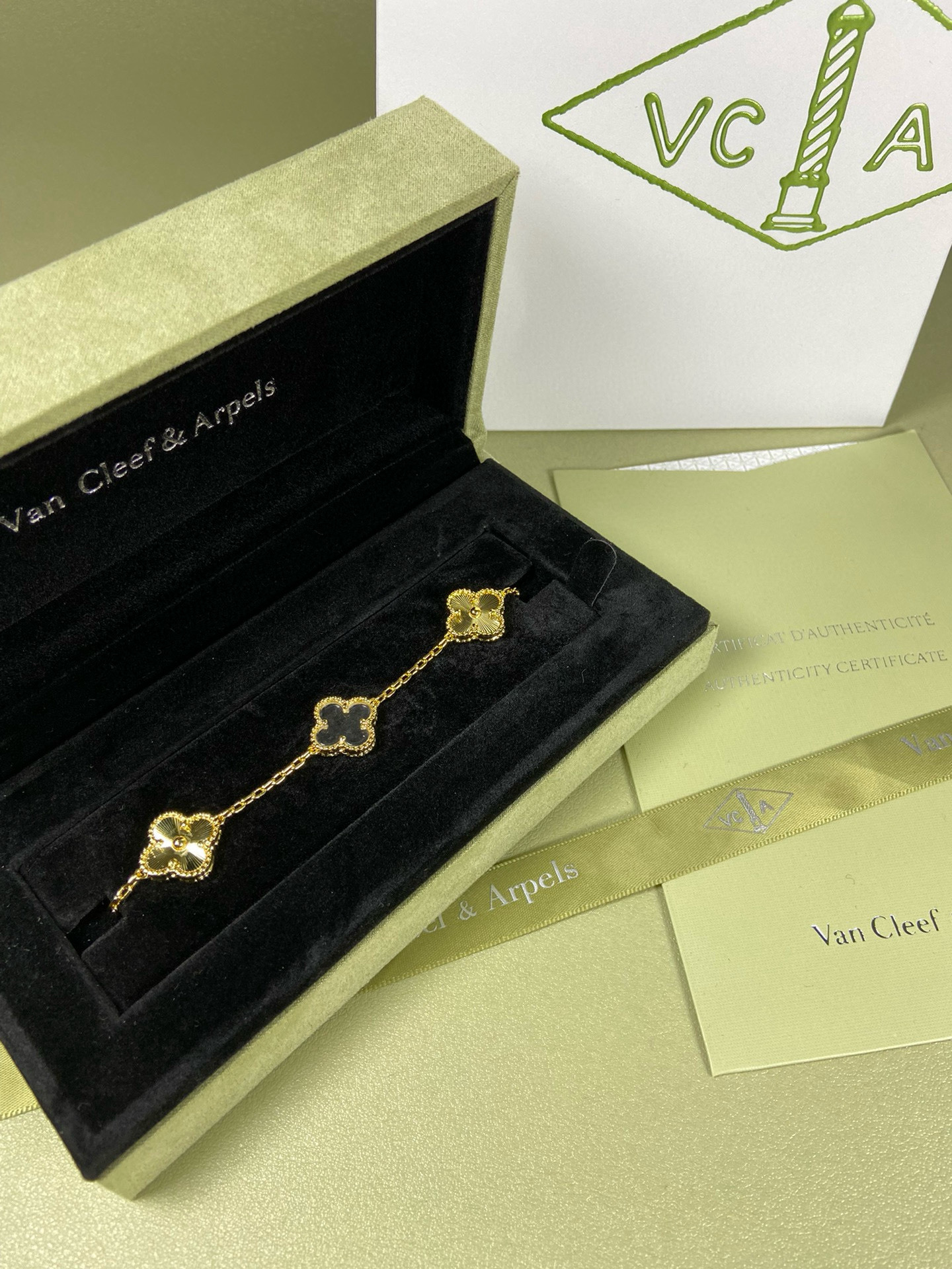 Accessories Necklaces — 9dea5112 Angle 1