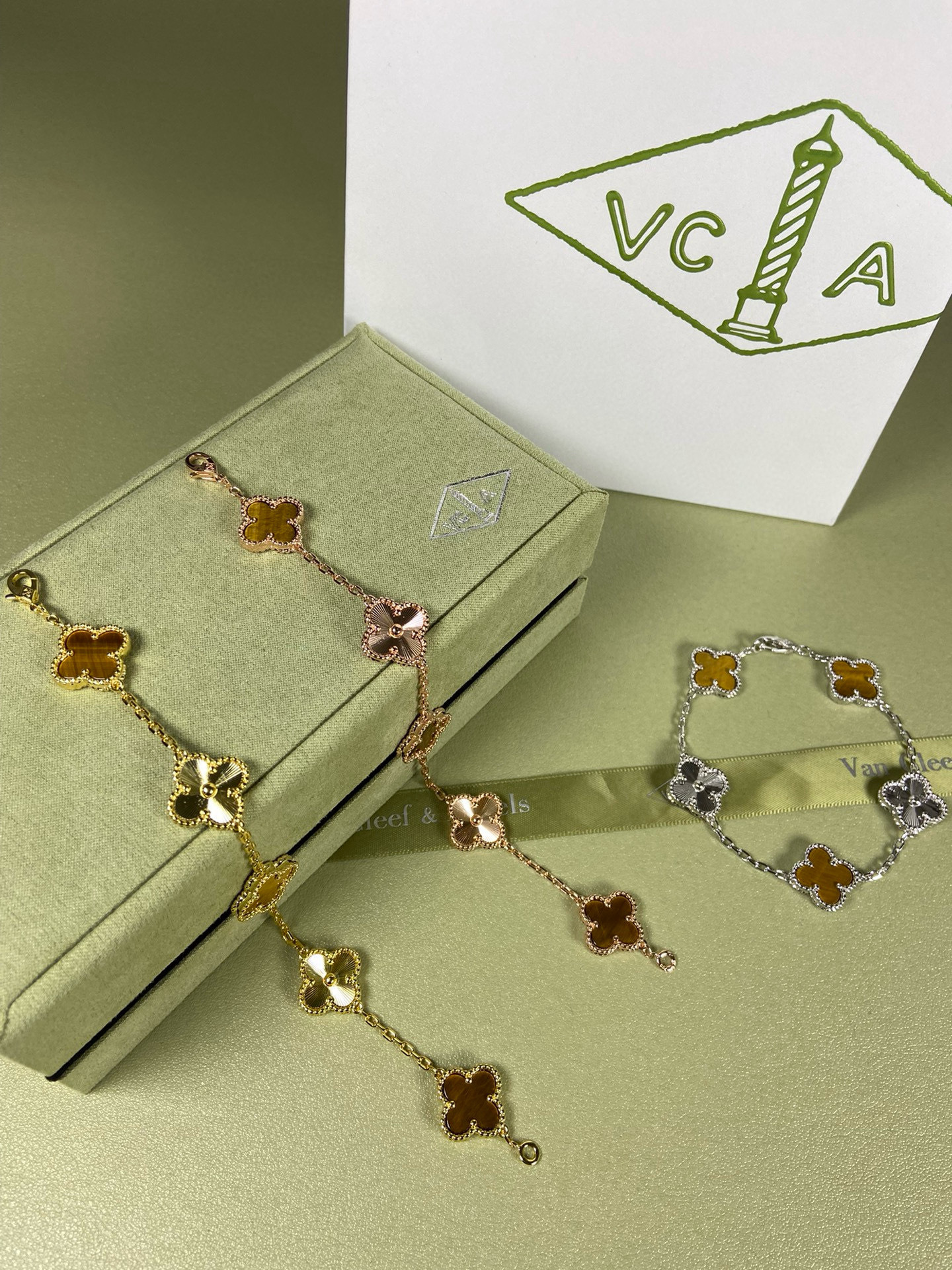 Accessories Necklaces — aa16b2b3 Angle 1