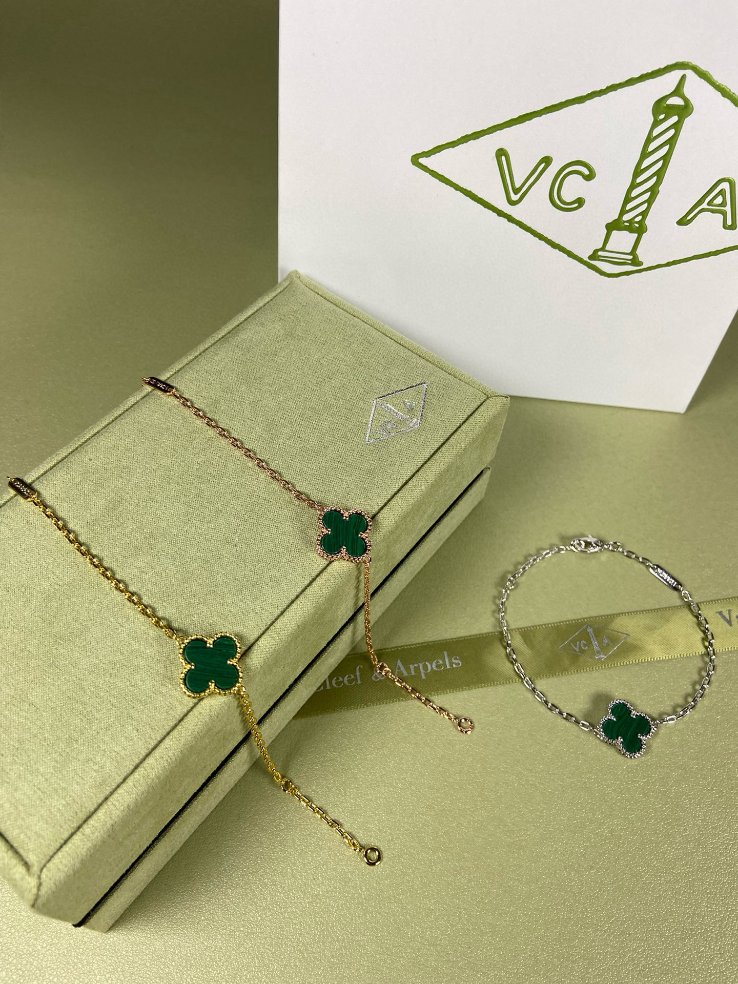 Accessories Necklaces — ac6902cb Angle 1
