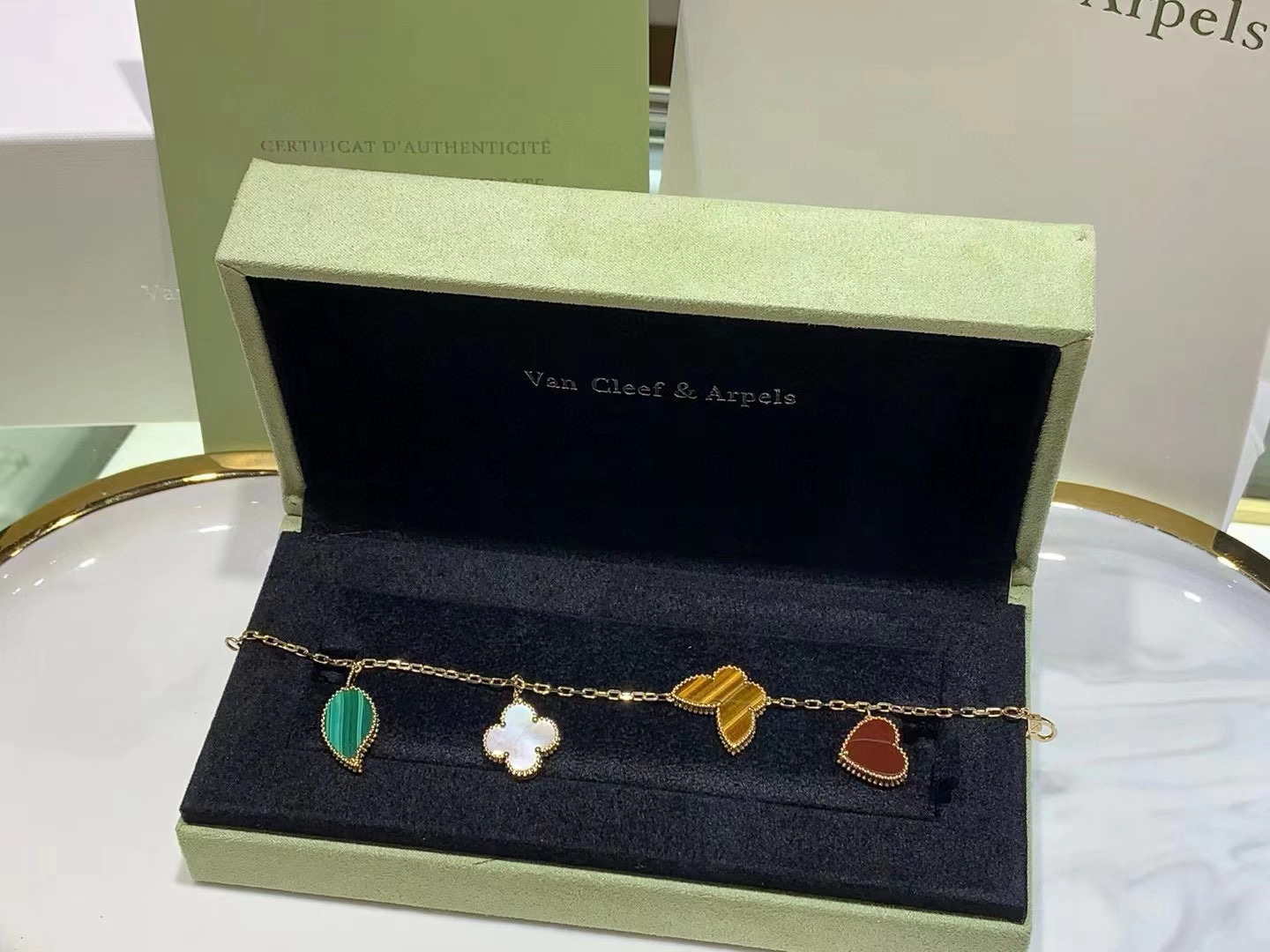 Accessories Necklaces — ae998f39 Angle 1
