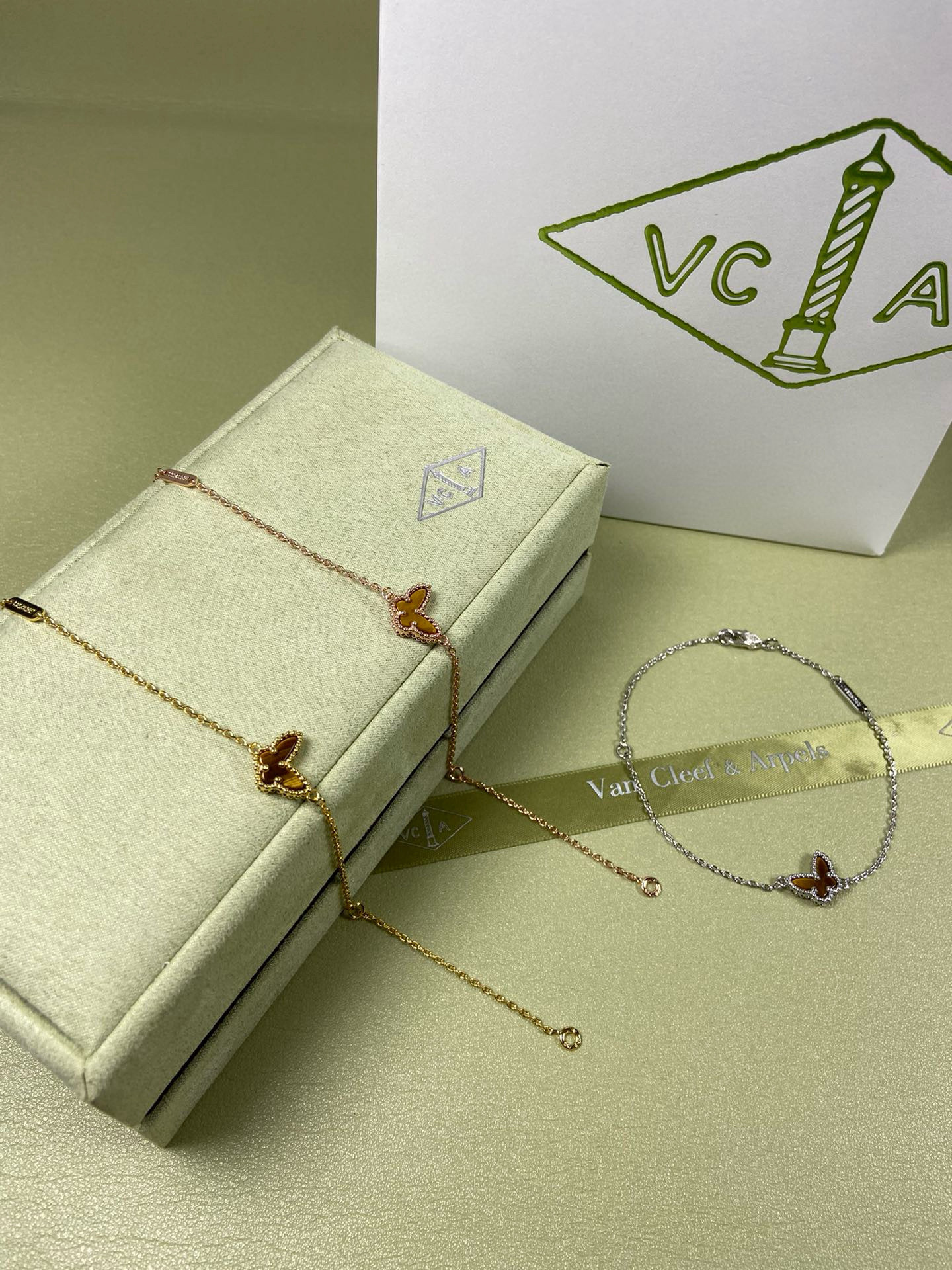 Accessories Necklaces — afa1ded6 Angle 1