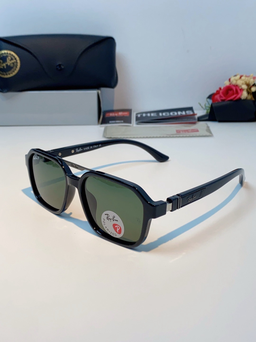 Accessories Sunglasses — 0051ea8b Angle 1