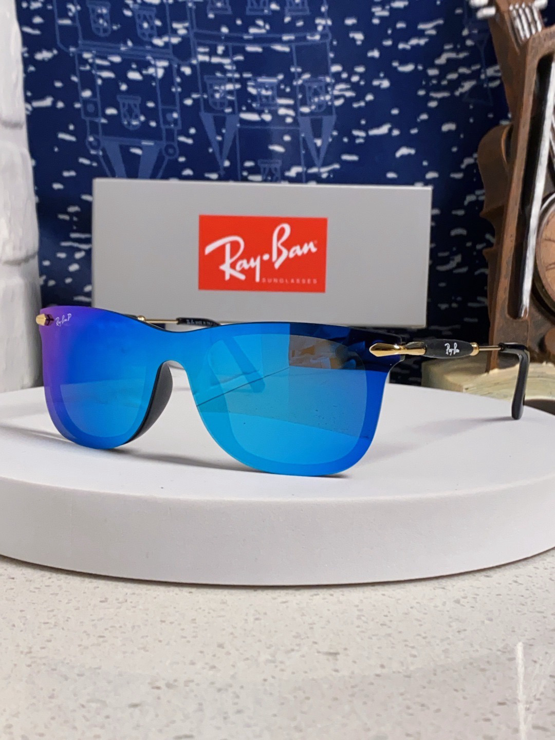 Accessories Sunglasses — 054ff26a Angle 1