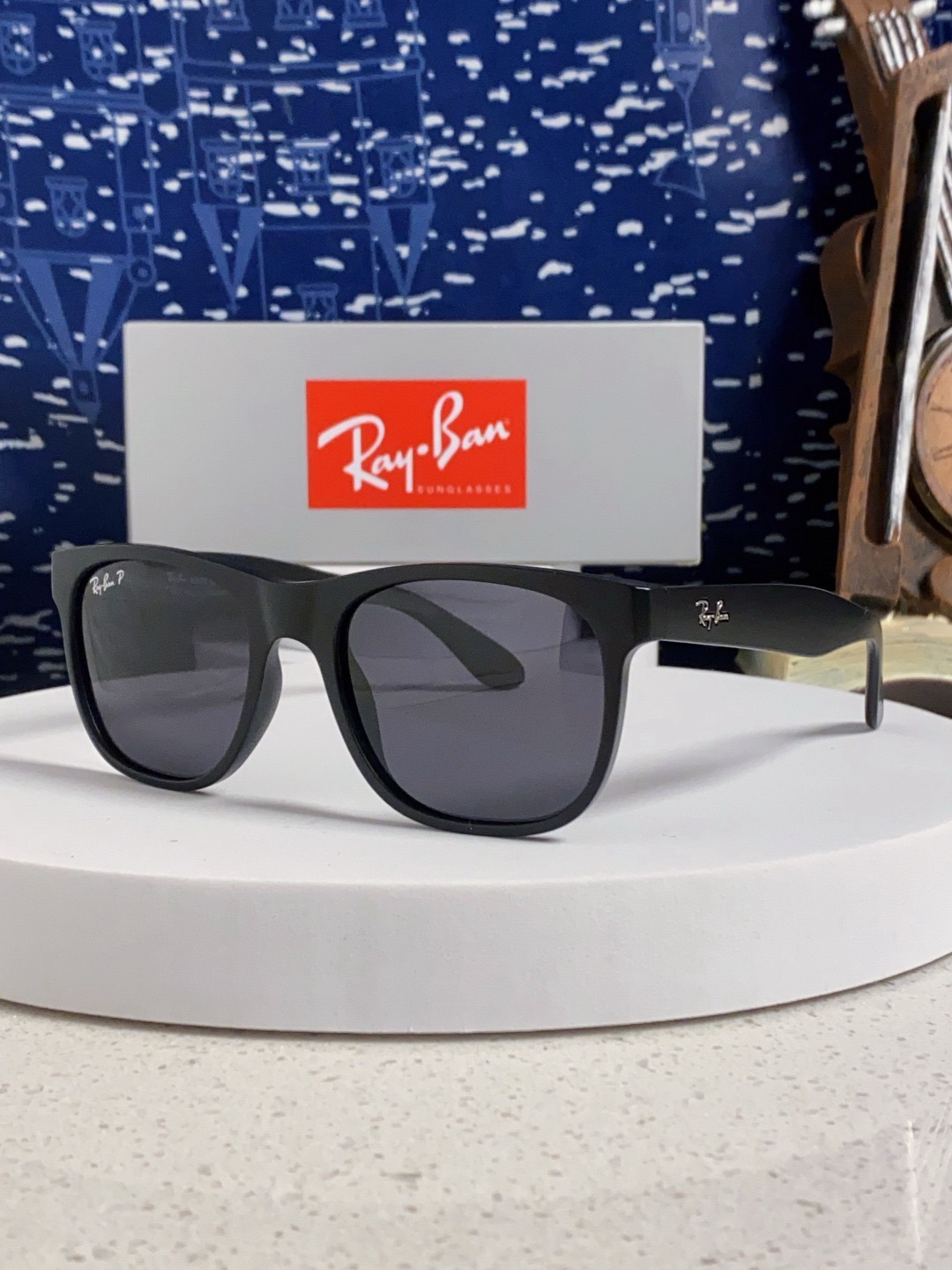 Accessories Sunglasses — 0be27a16 Angle 1