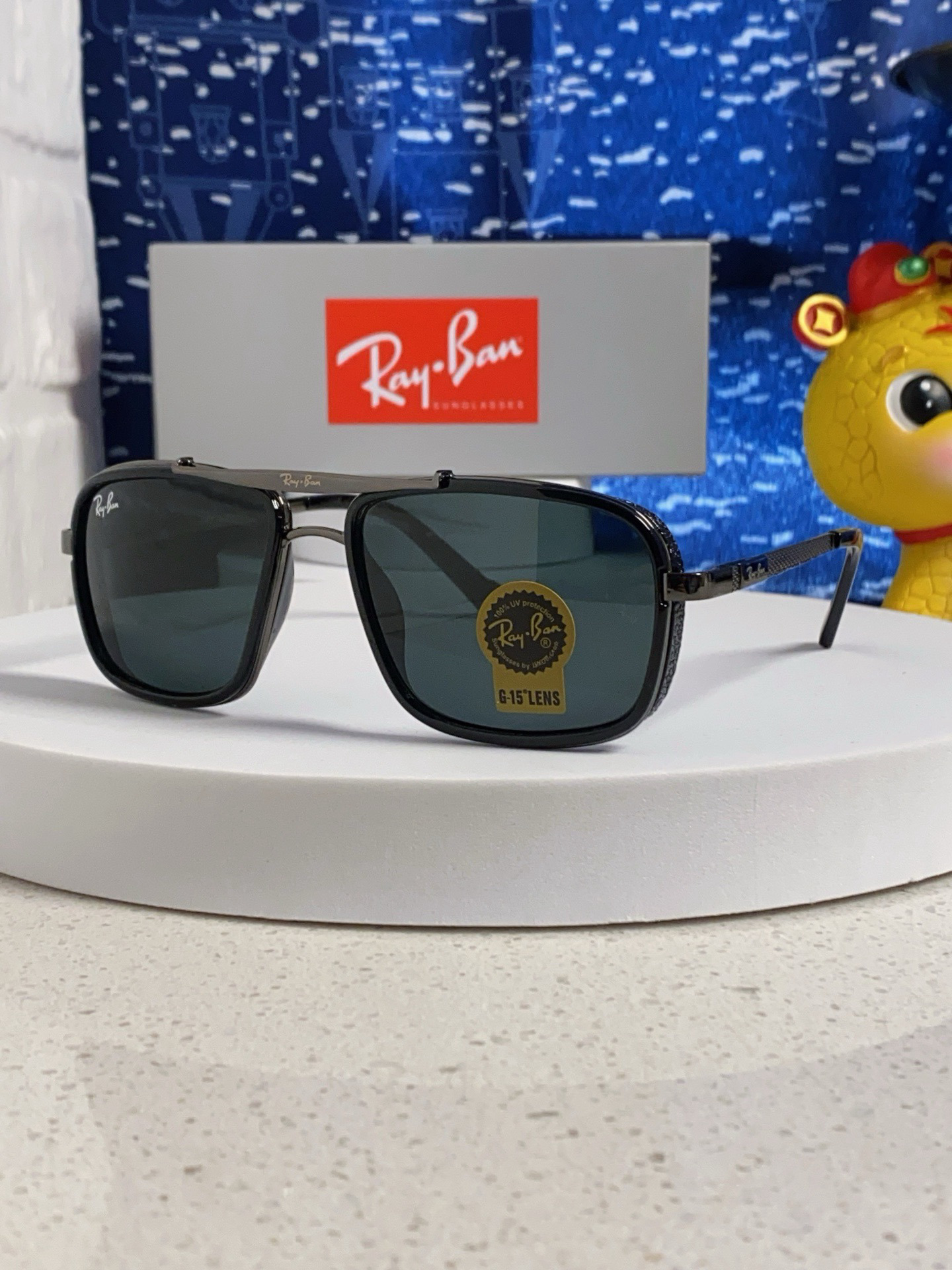 Accessories Sunglasses — 14e7c4ff Angle 1