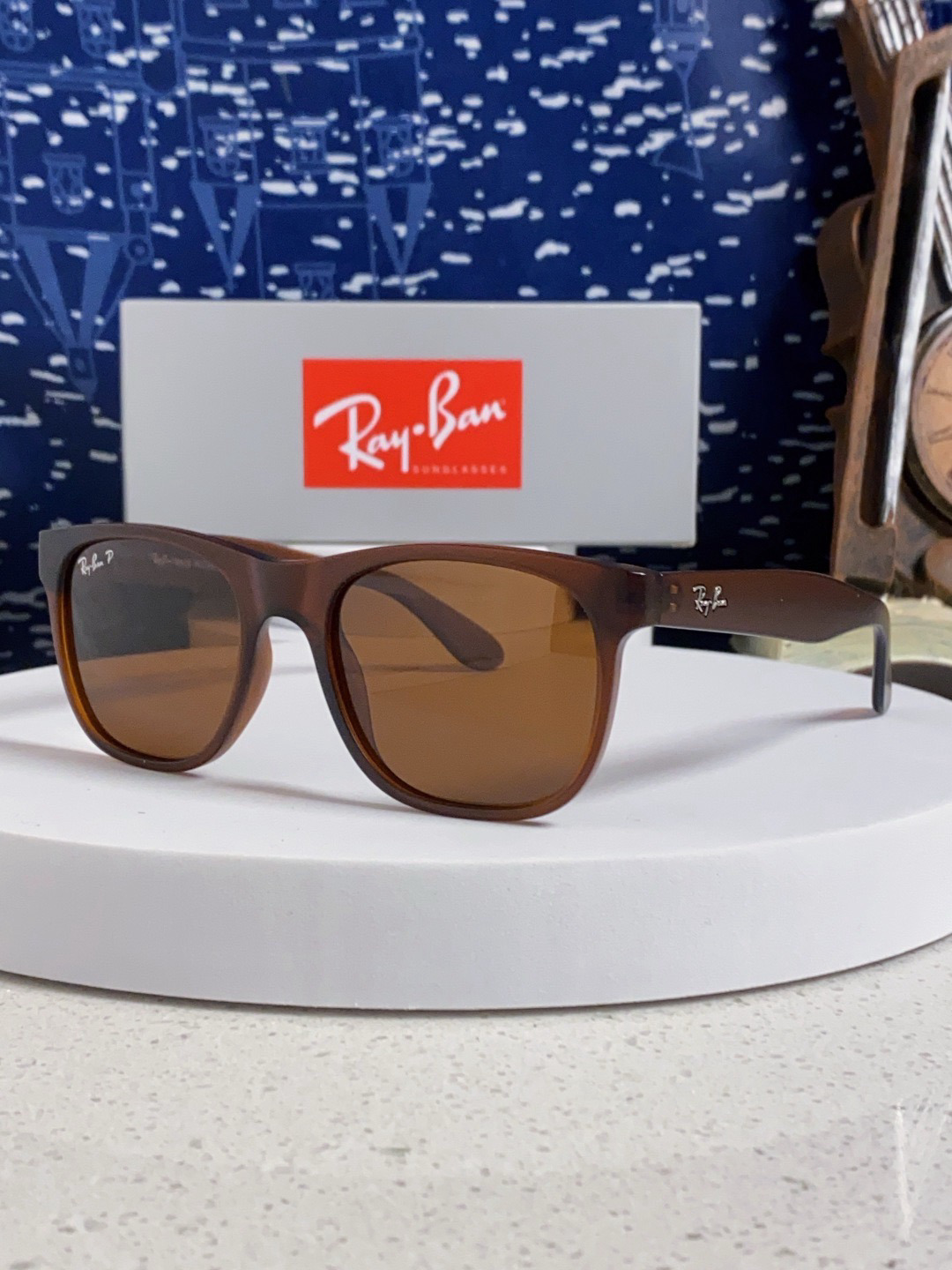 Accessories Sunglasses — 32f43103 Angle 1