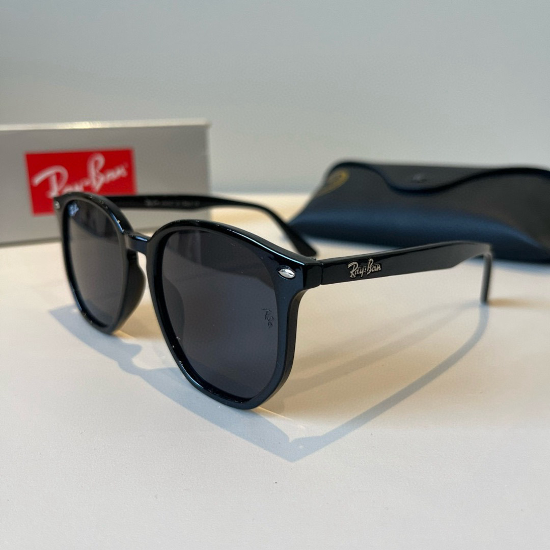 Accessories Sunglasses — 3ef08770 Angle 1