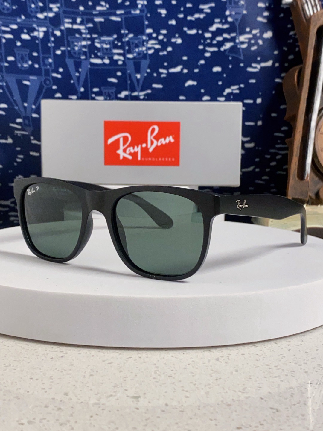 Accessories Sunglasses — 4cde9044 Angle 1