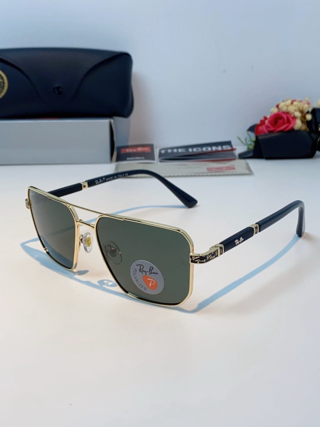 Accessories Sunglasses — 5acd8f0a Angle 1
