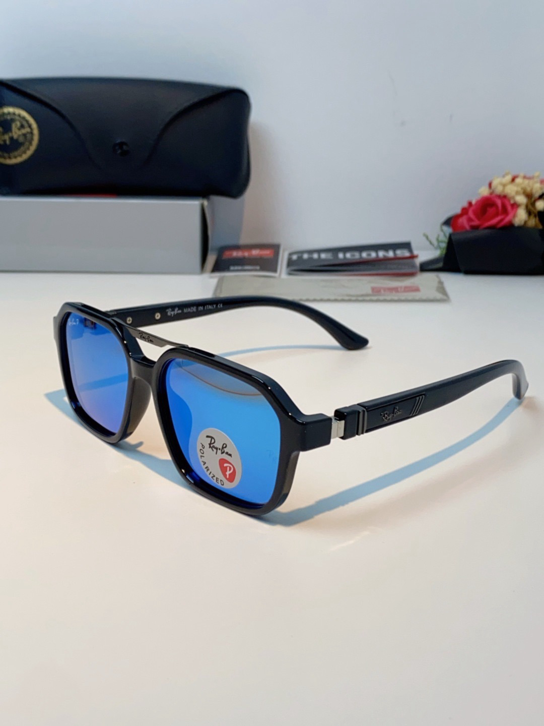 Accessories Sunglasses — 5b3bc6b2 Angle 1
