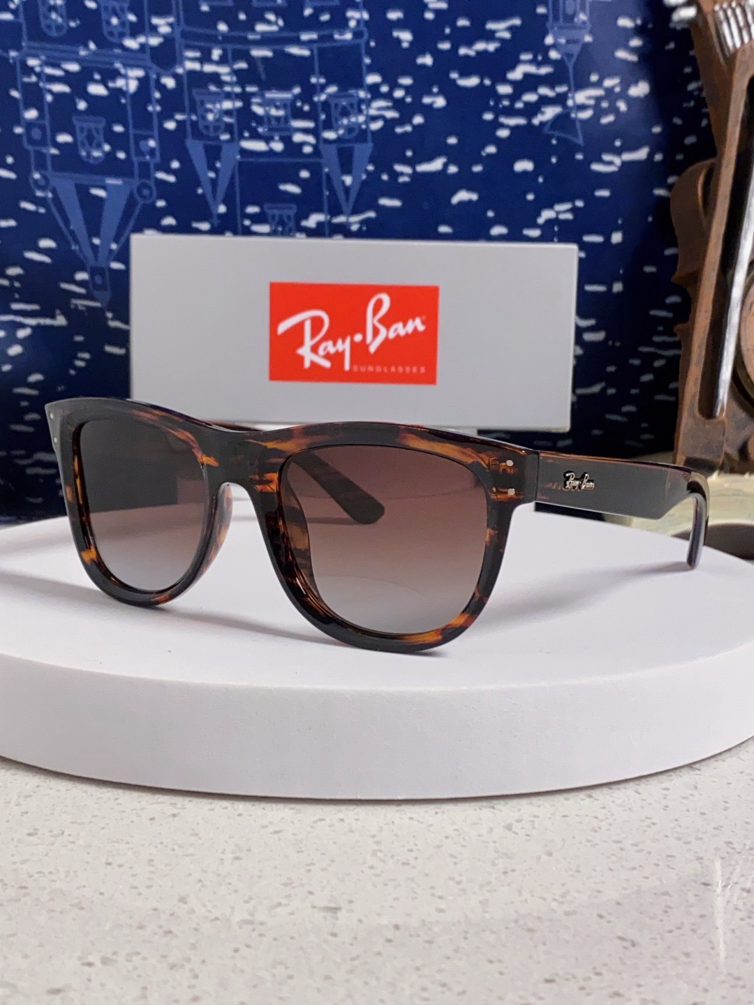 Accessories Sunglasses — 77e668c7 Angle 1