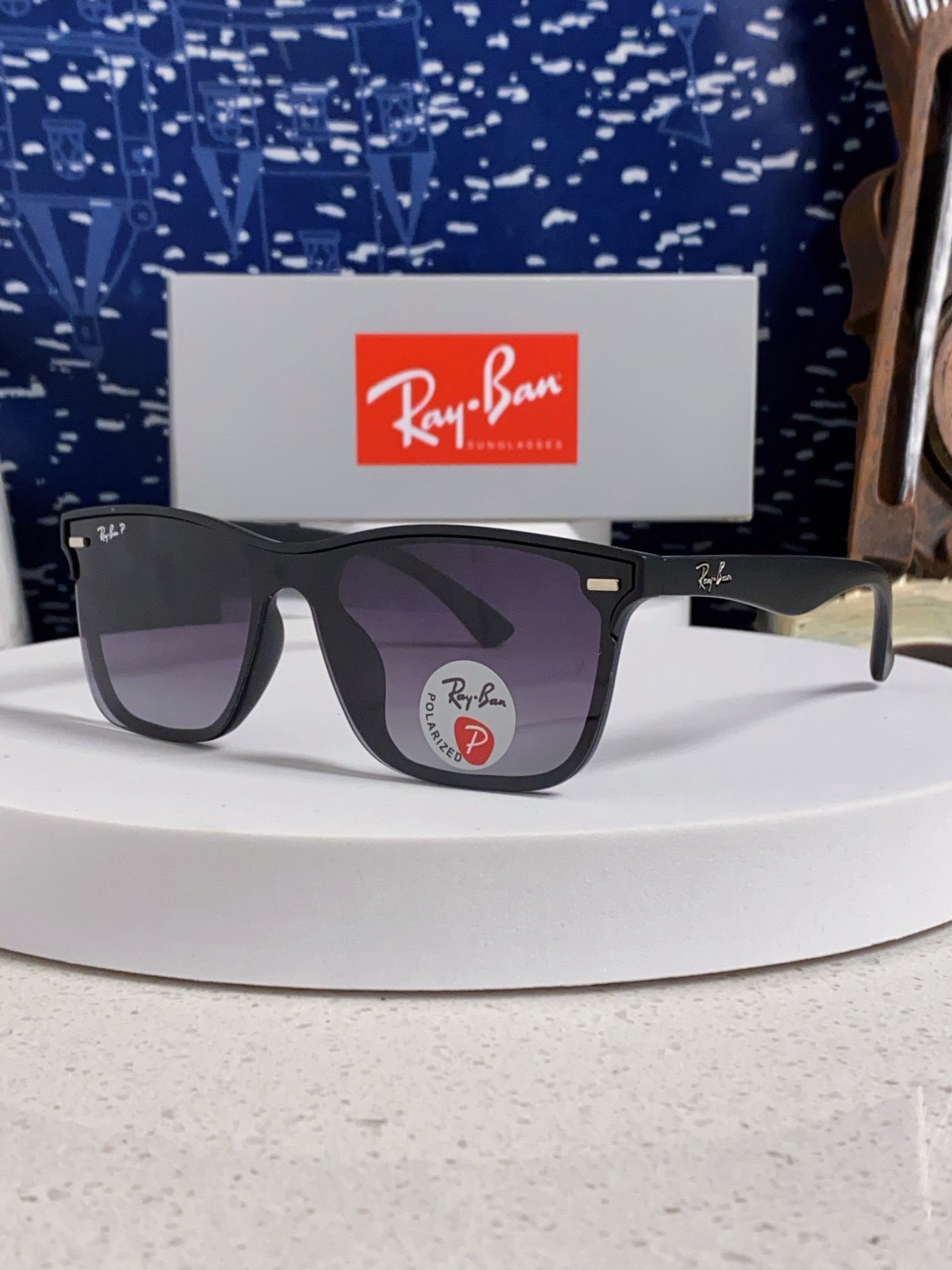 Accessories Sunglasses — b89b53da Angle 1