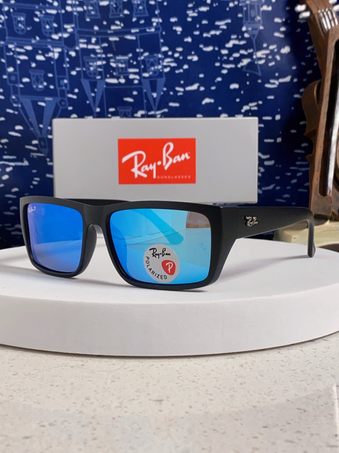 Accessories Sunglasses — dc2837b1 Angle 1