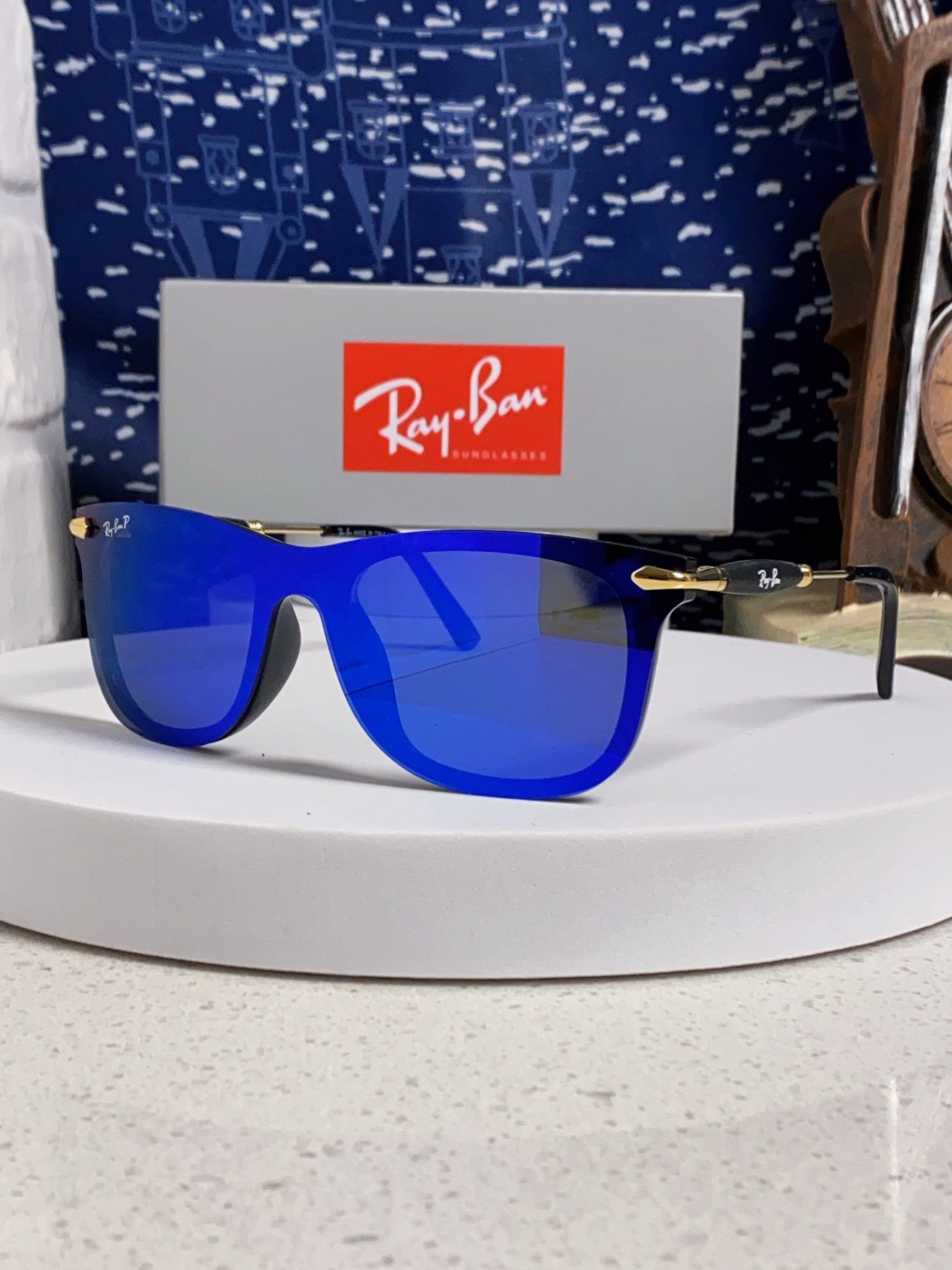 Accessories Sunglasses — e16beb5e Angle 1