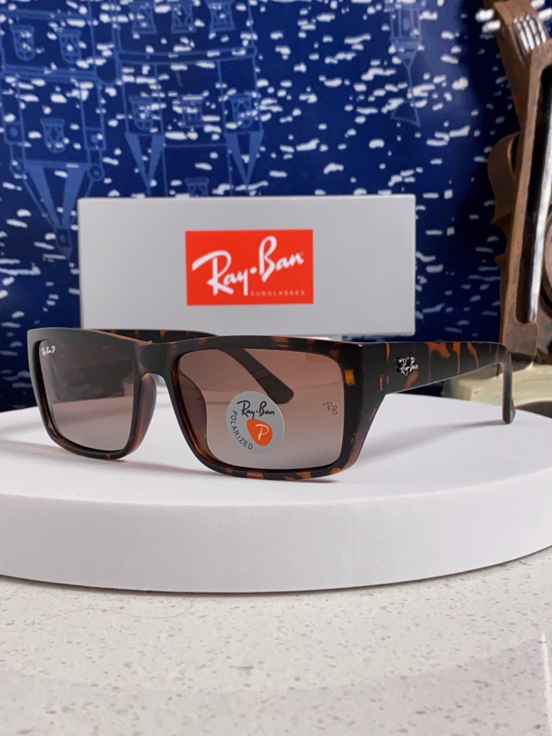 Accessories Sunglasses — e4f1fec2 Angle 1