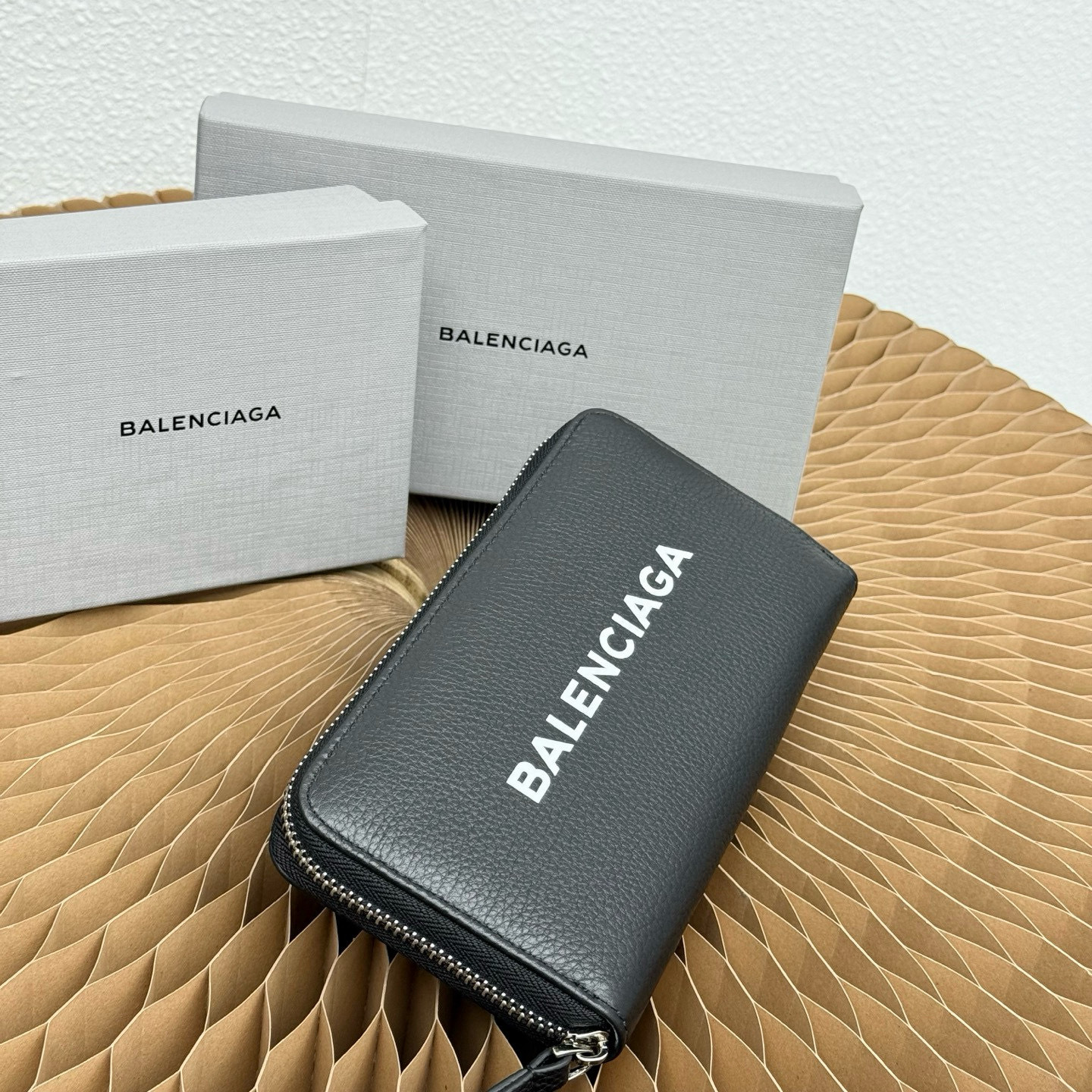 Accessories Wallets — 043d8c83 Angle 1