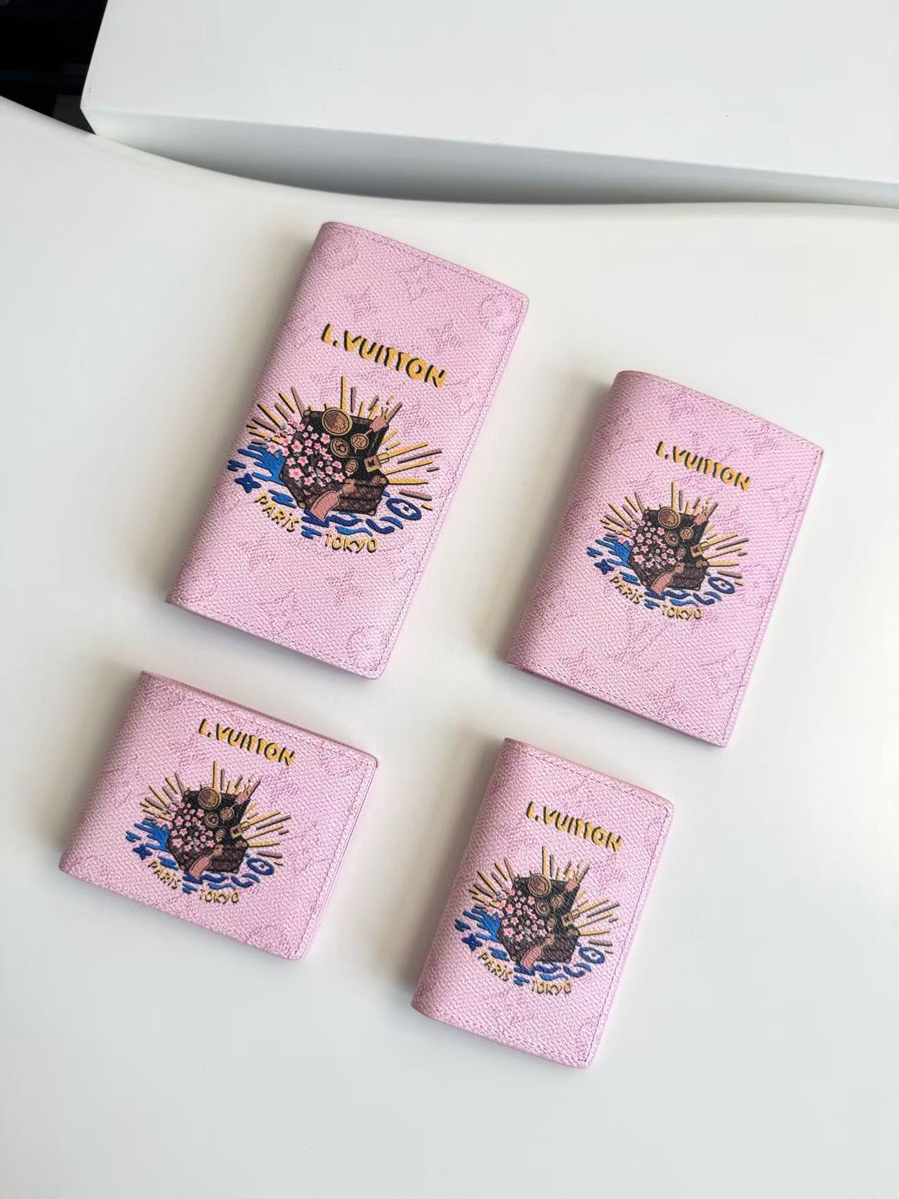 Accessories Wallets — 08110101 Angle 1