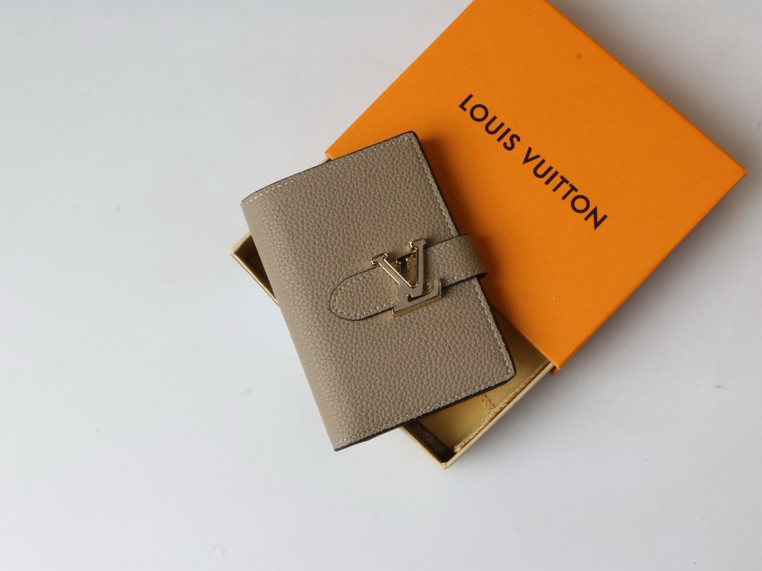 Accessories Wallets — 1353e6ac Angle 1