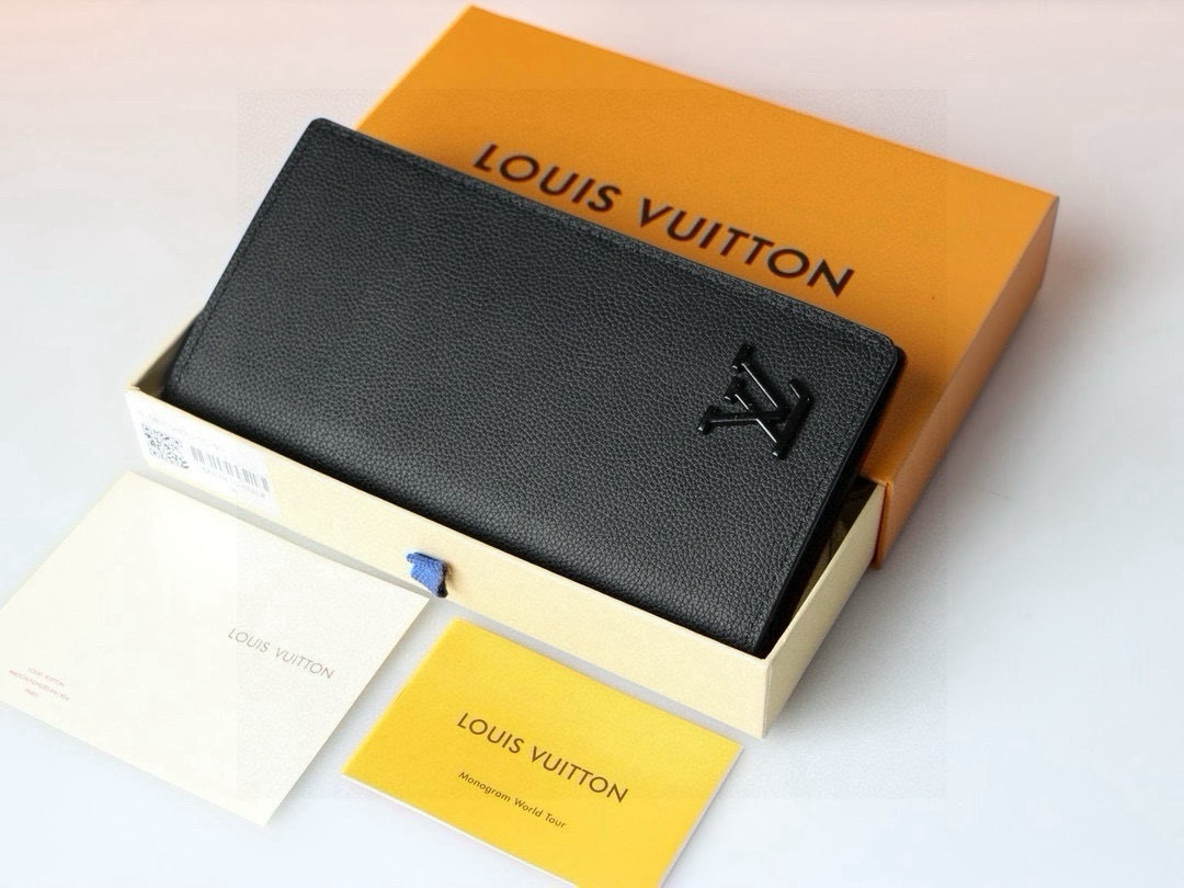 Accessories Wallets — 5ba09e62 Angle 1