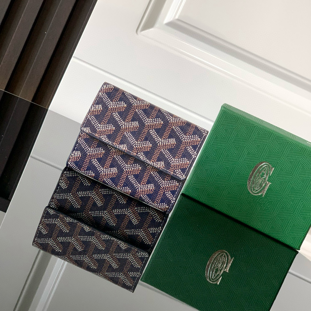 Accessories Wallets — d18205a7 Angle 1