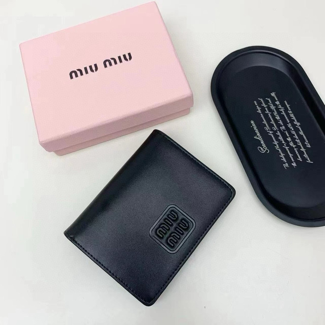 Accessories Wallets — da10f5e9 Angle 1