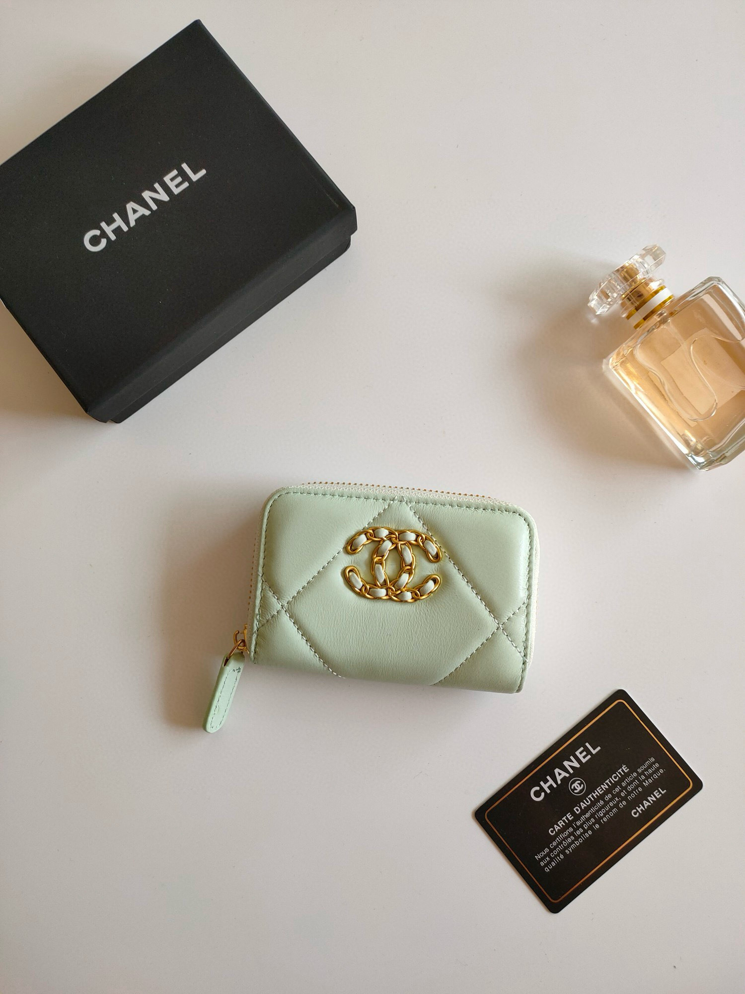 Accessories Womens Wallets — a1edcf64 Angle 1