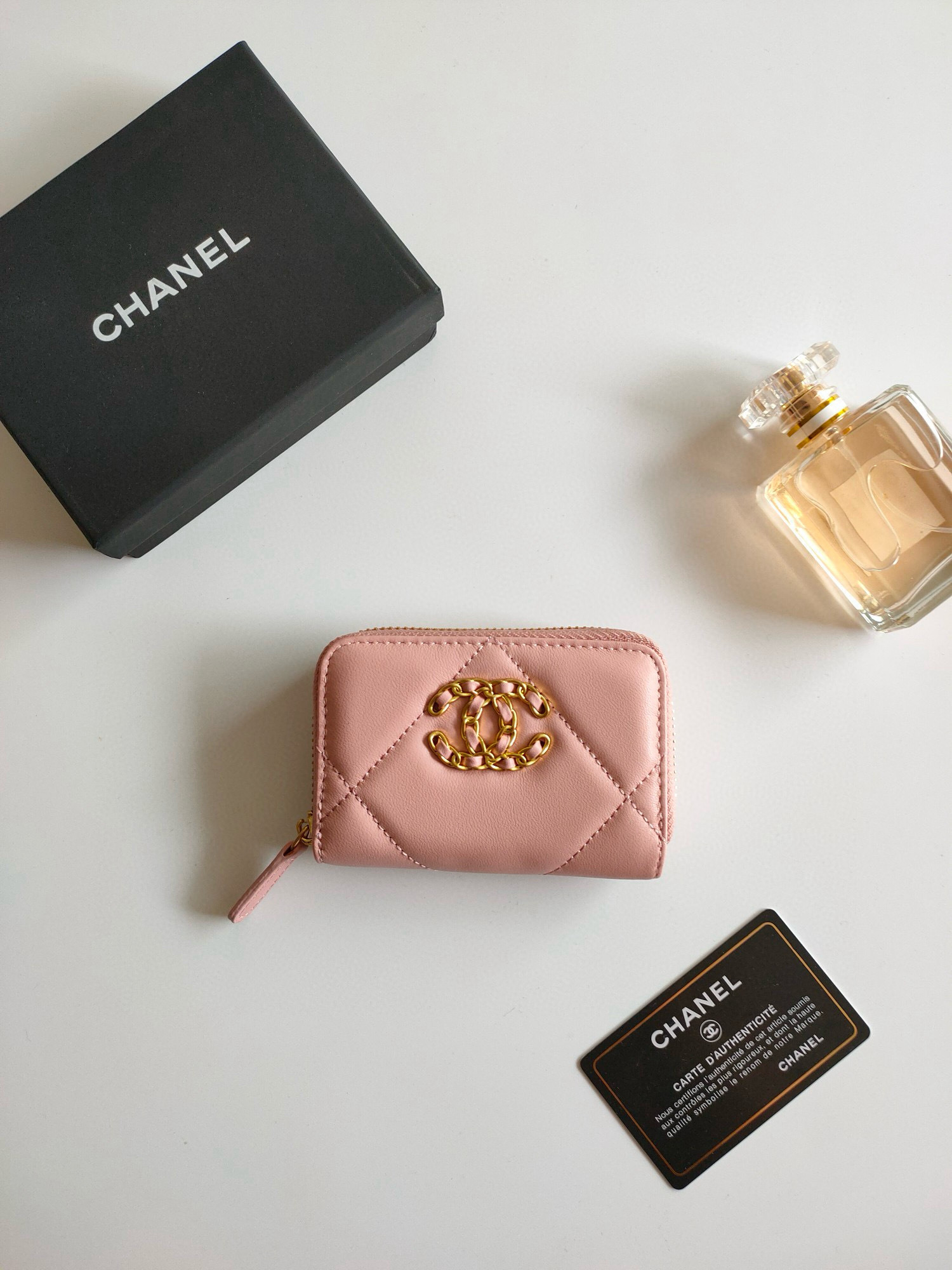 Accessories Womens Wallets — ae0011fc Angle 1