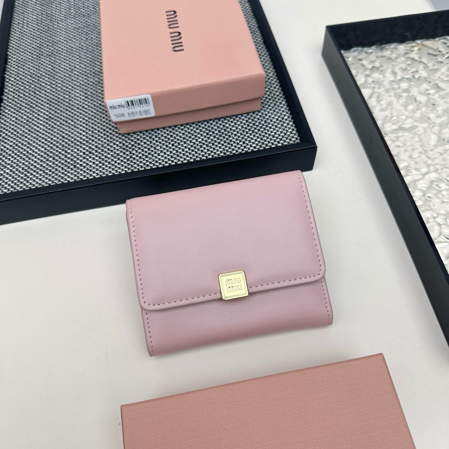 Accessories Womens Wallets — b6f3f209 Angle 1