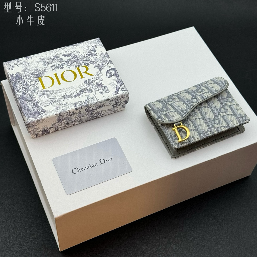 Accessories Womens Wallets — d039c1fd Angle 1