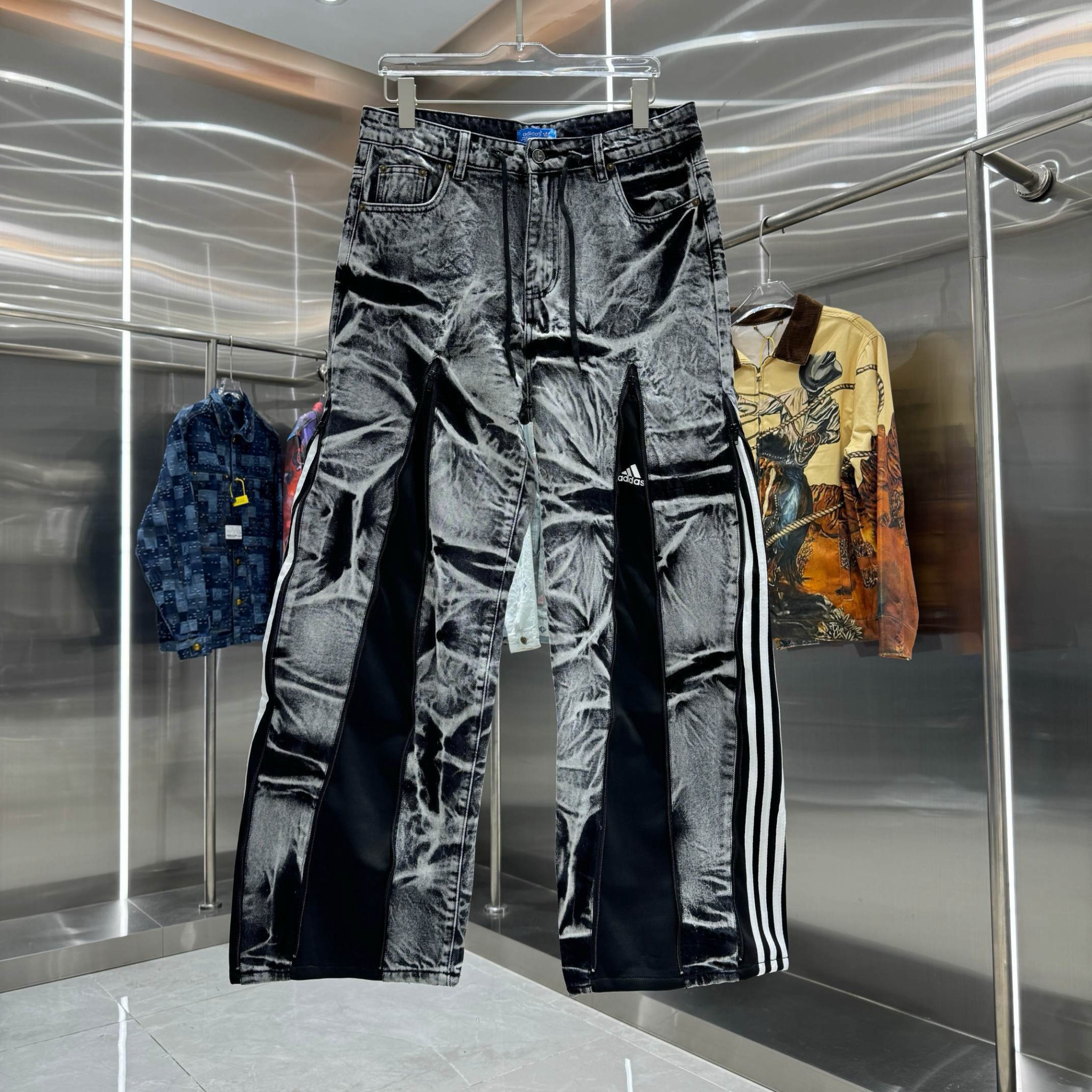 Adidas Pants — 554d5521 Angle 1