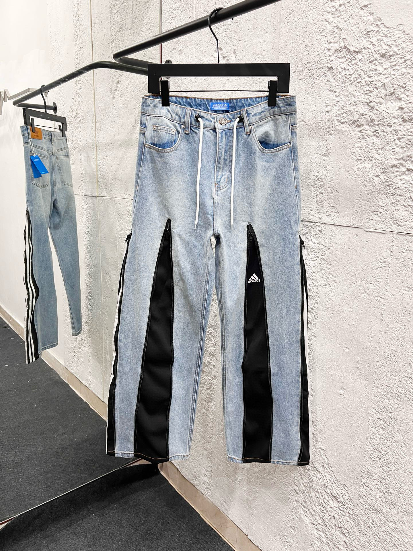 Adidas Pants — d5b0322c Angle 1