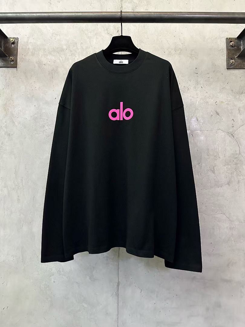 Alo Sweatshirt — 00b77497 Angle 1