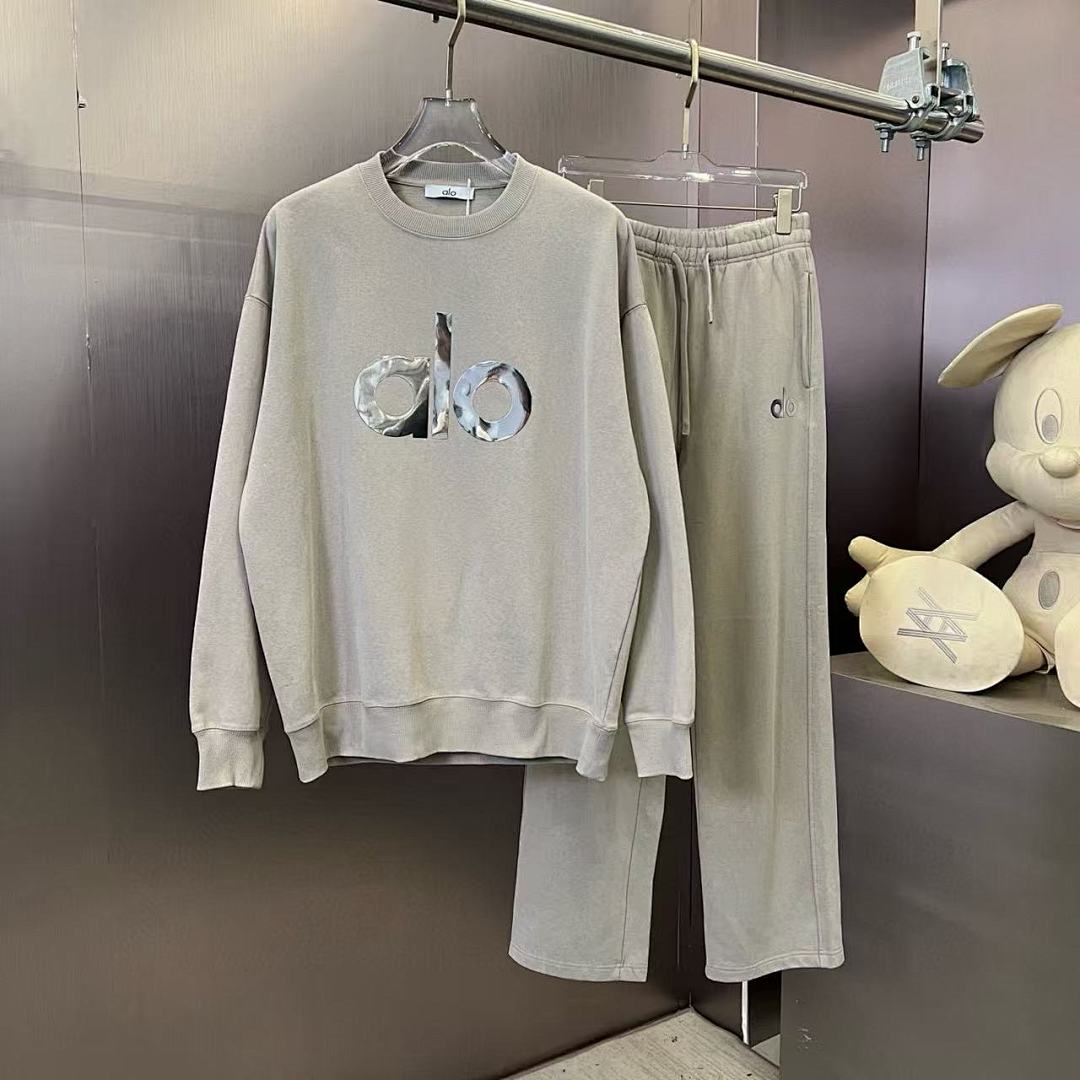 Alo Sweatshirt — 172491e3 Angle 1