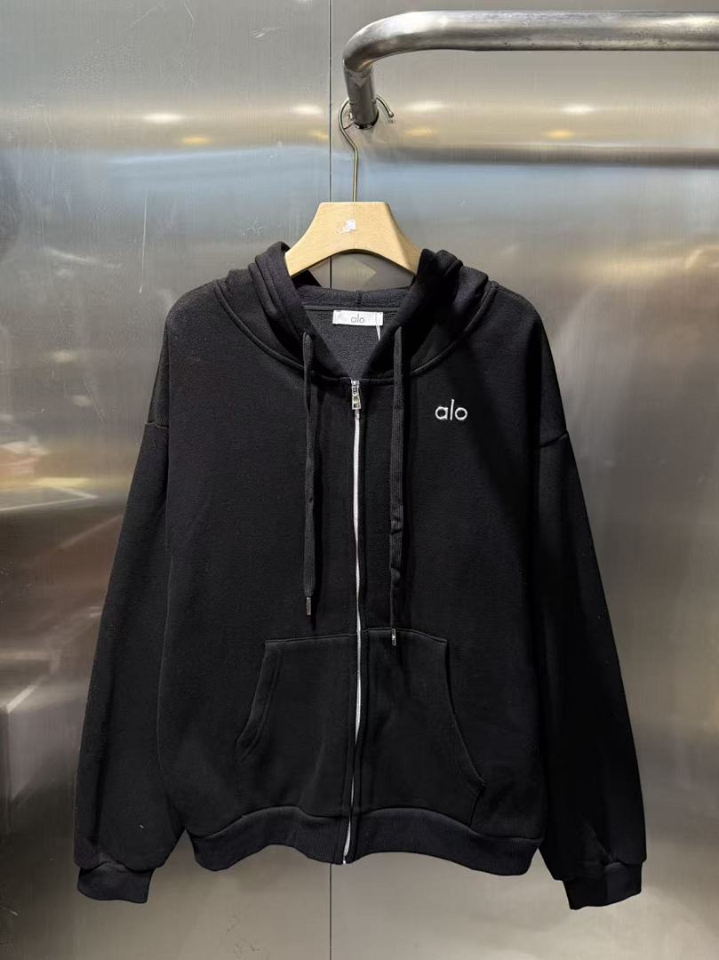 Alo Sweatshirt — 23b0794f Angle 1